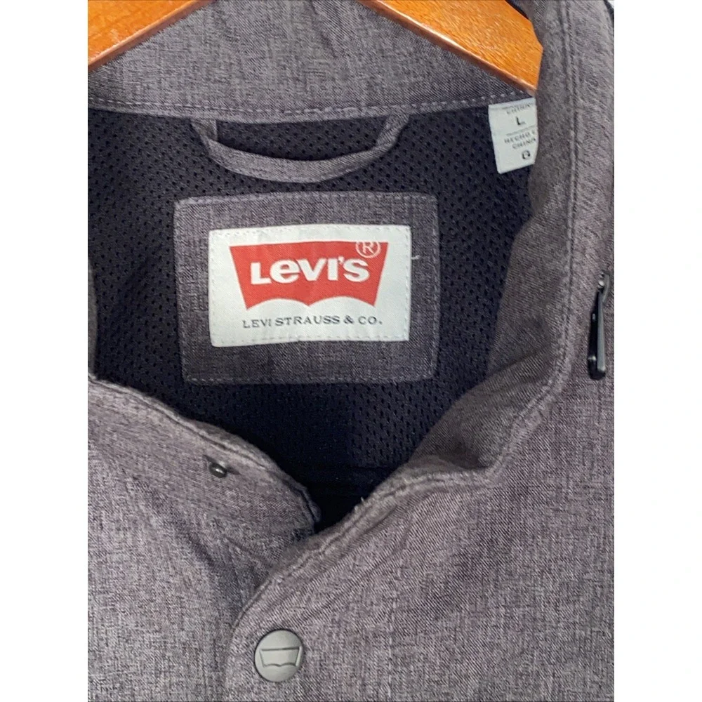 Levis levi mens